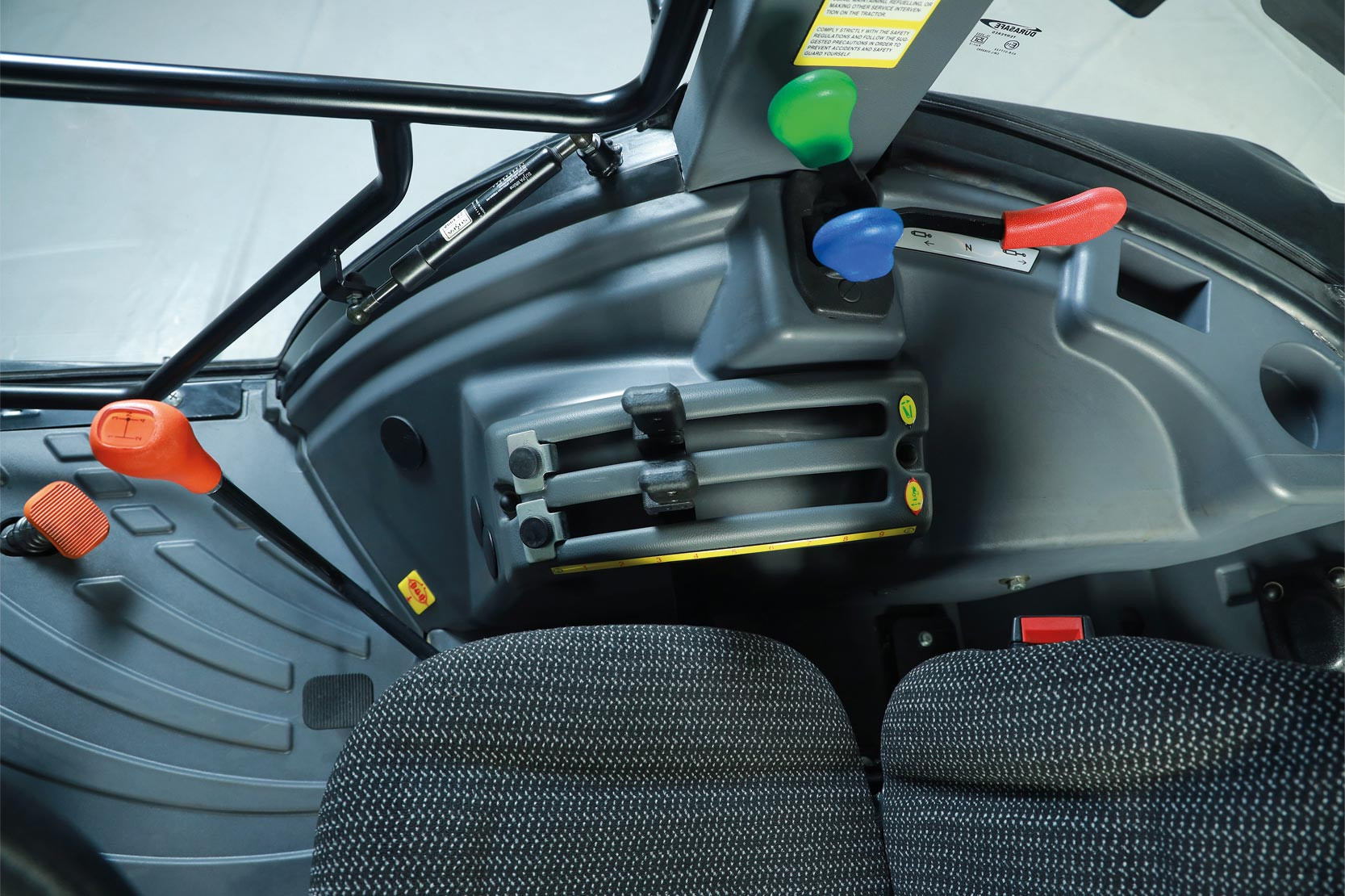 Solis 75 NT Stage V Cararro mit Kabine